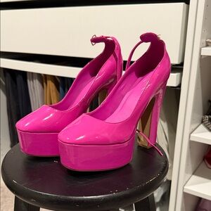 Vibrant Fuchsia Stiletto Heels